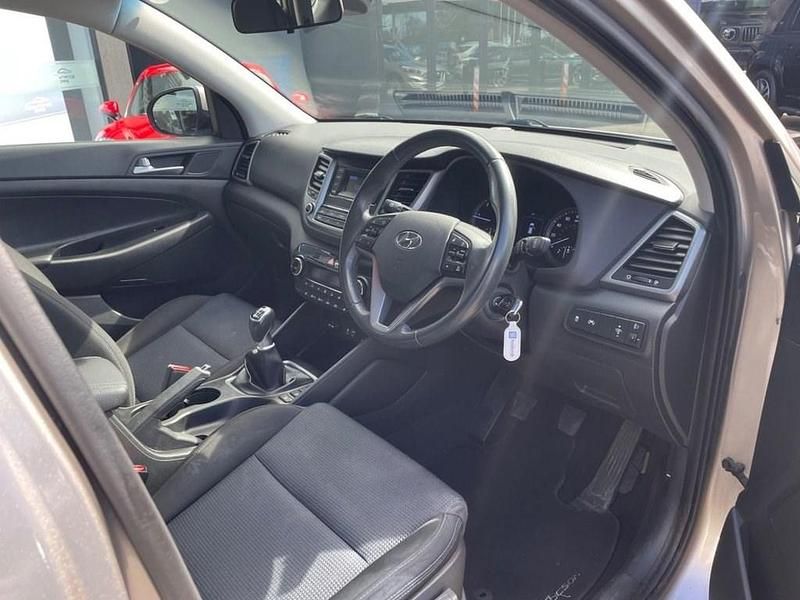 Used Hyundai Tucson SE 116 HP (85 kW) 2017 Beige SUV