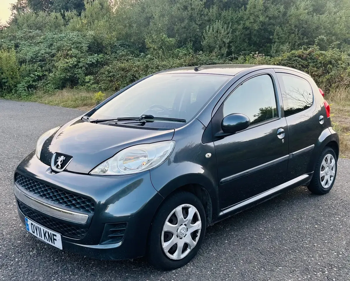 Used Peugeot 107 68 HP (50 kW) 2011 Grey Hatchback