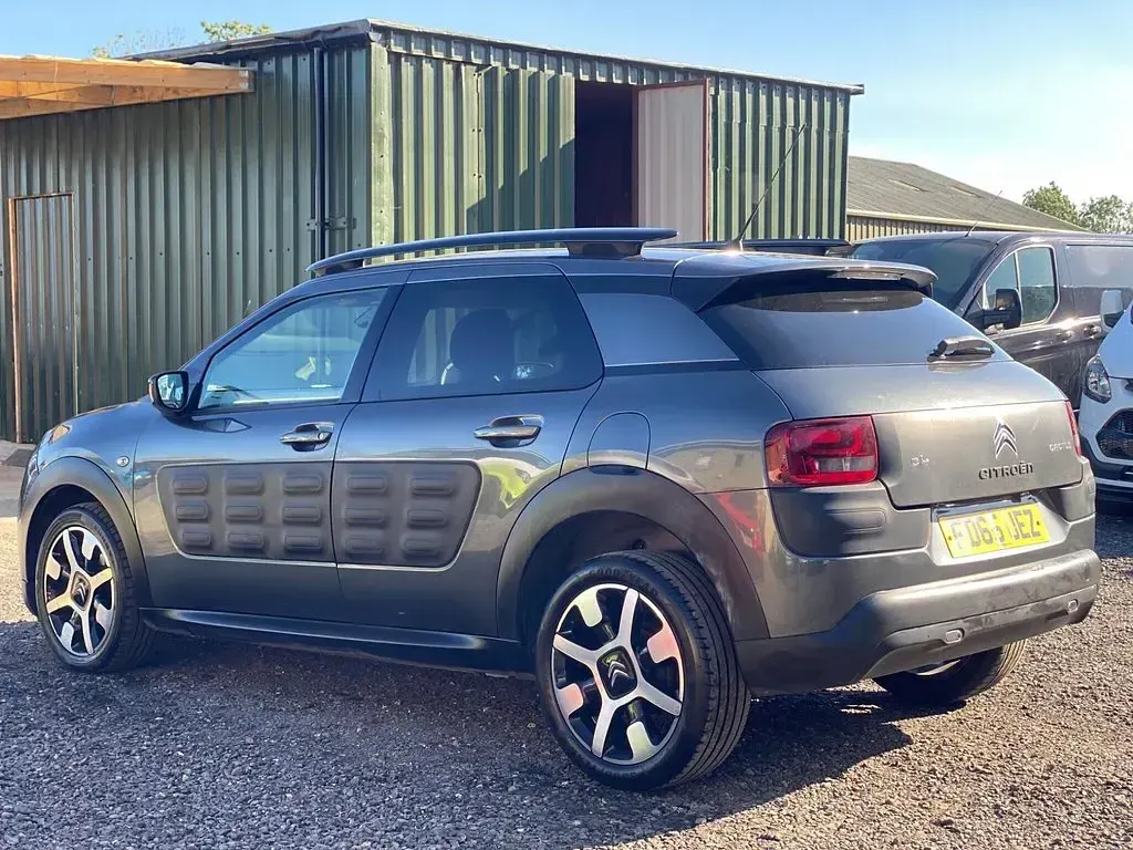 Used Citroën C4 Cactus Flair 98 HP (72 kW) 2015 Grey Hatchback