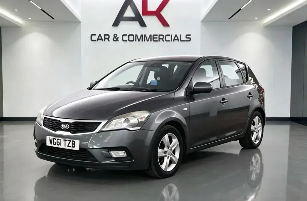 Used Kia Ceed 113 HP (83 kW) 2012 Grey Hatchback