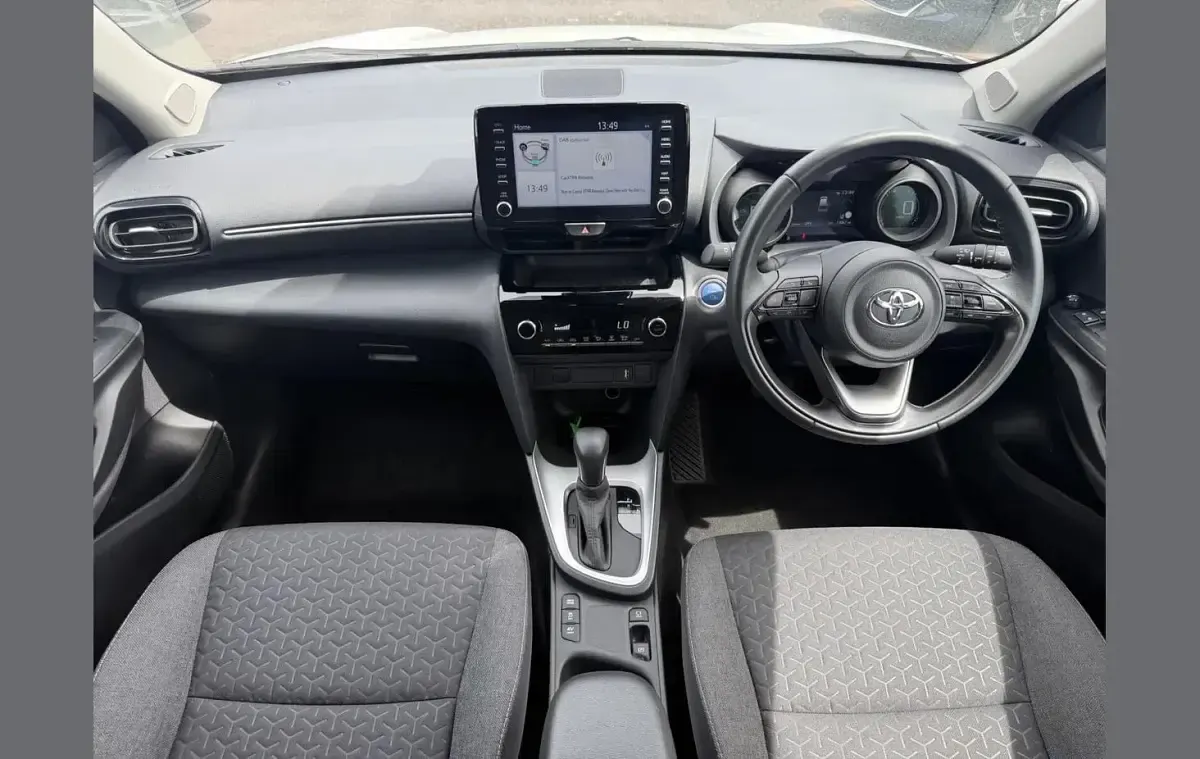Used Toyota Yaris Cross 113 HP (83 kW) 2023 White SUV