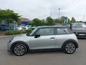 Used Mini Cooper Classic 114 kW (156 HP) 2025 Silver Hatchback
