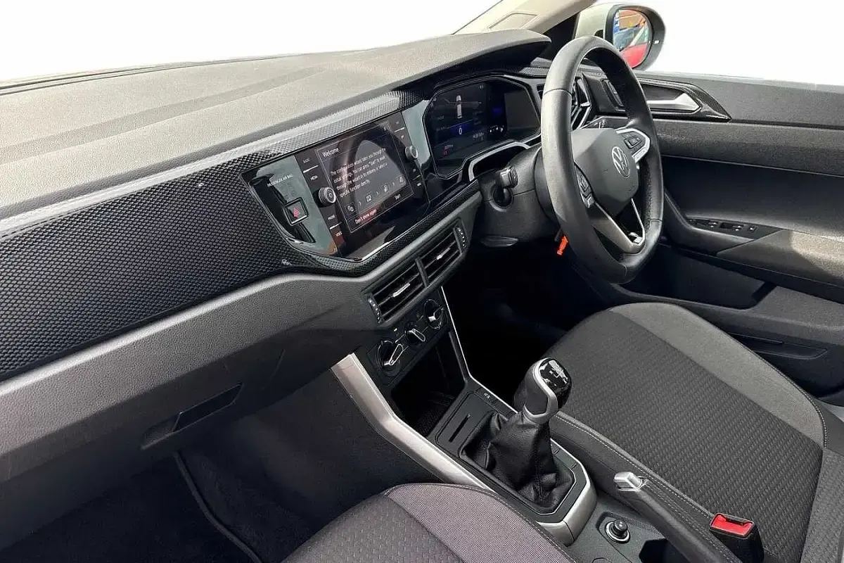 Used VW Taigo Life 95 HP (69 kW) 2024 Grey SUV