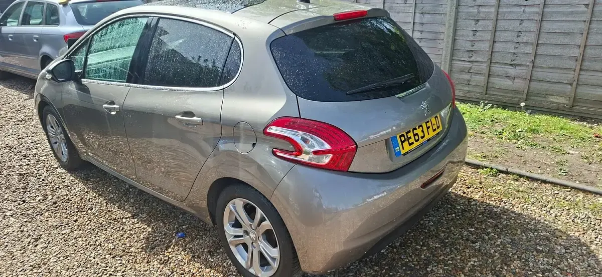 Used Peugeot 208 Allure 82 HP (60 kW) 2013 Brown Hatchback