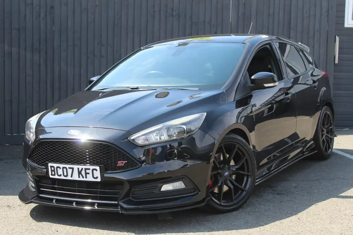 Used Ford Focus ST 250 HP (183 kW) 2015 Black Hatchback