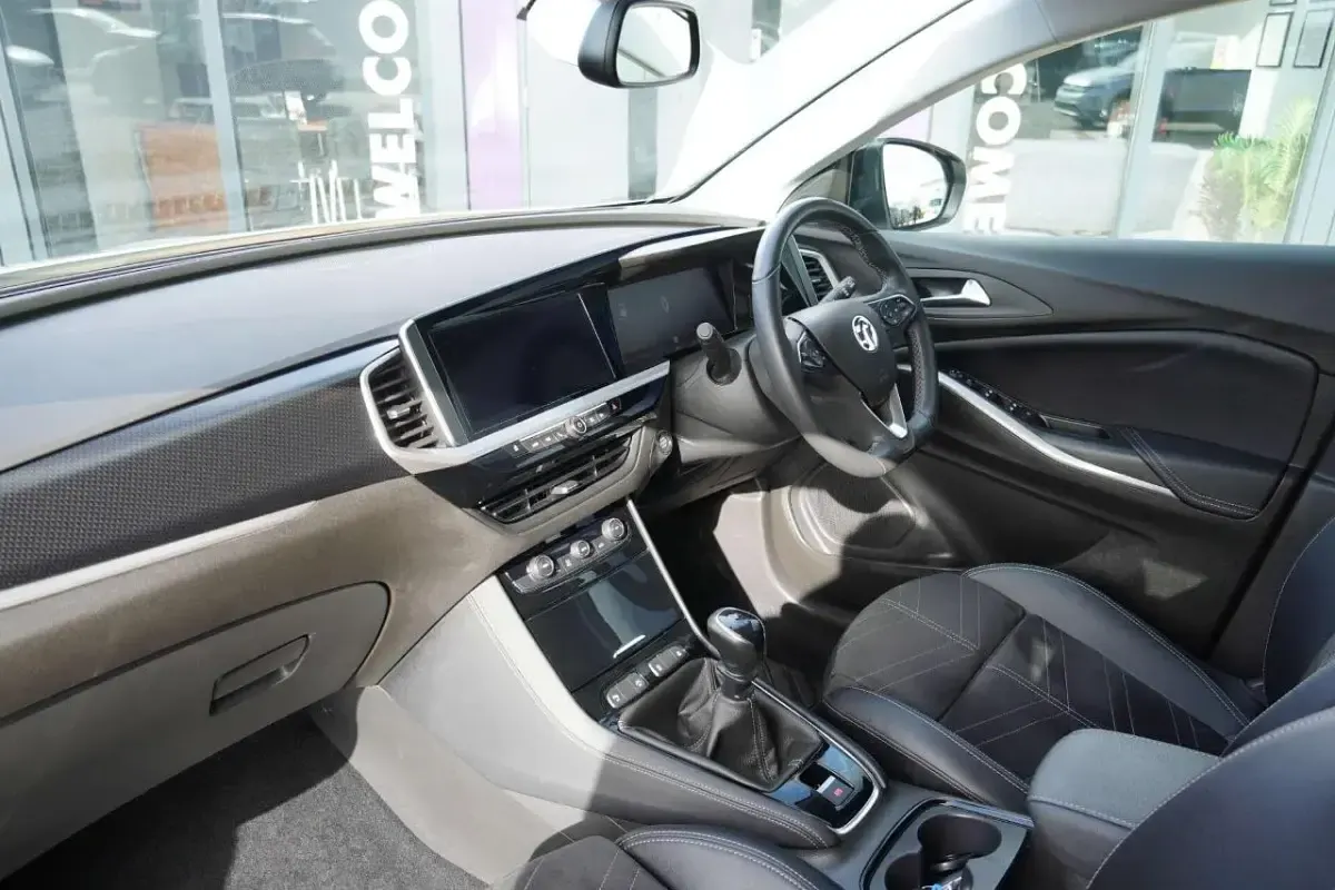 Used Vauxhall Grandland X Ultimate 128 HP (94 kW) 2023 White SUV