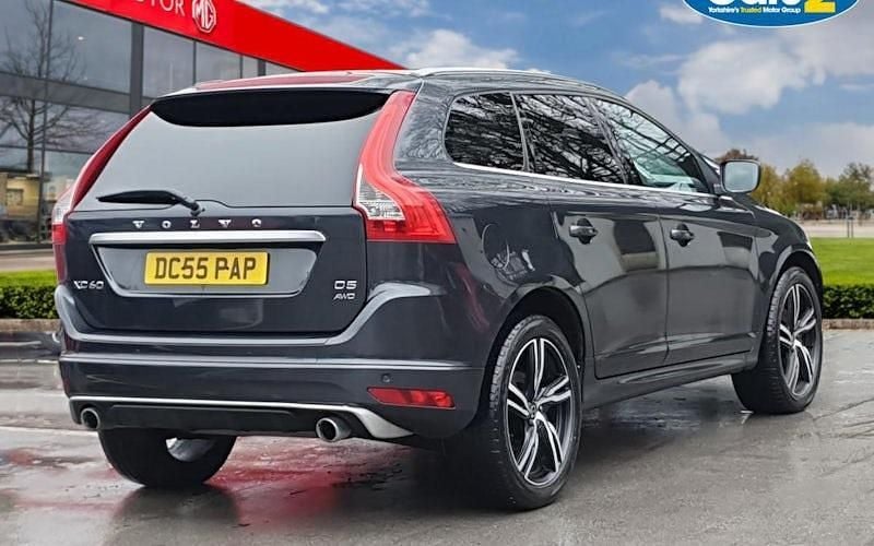 Used Volvo XC60 R-Design 220 HP (161 kW) 2017 Grey SUV