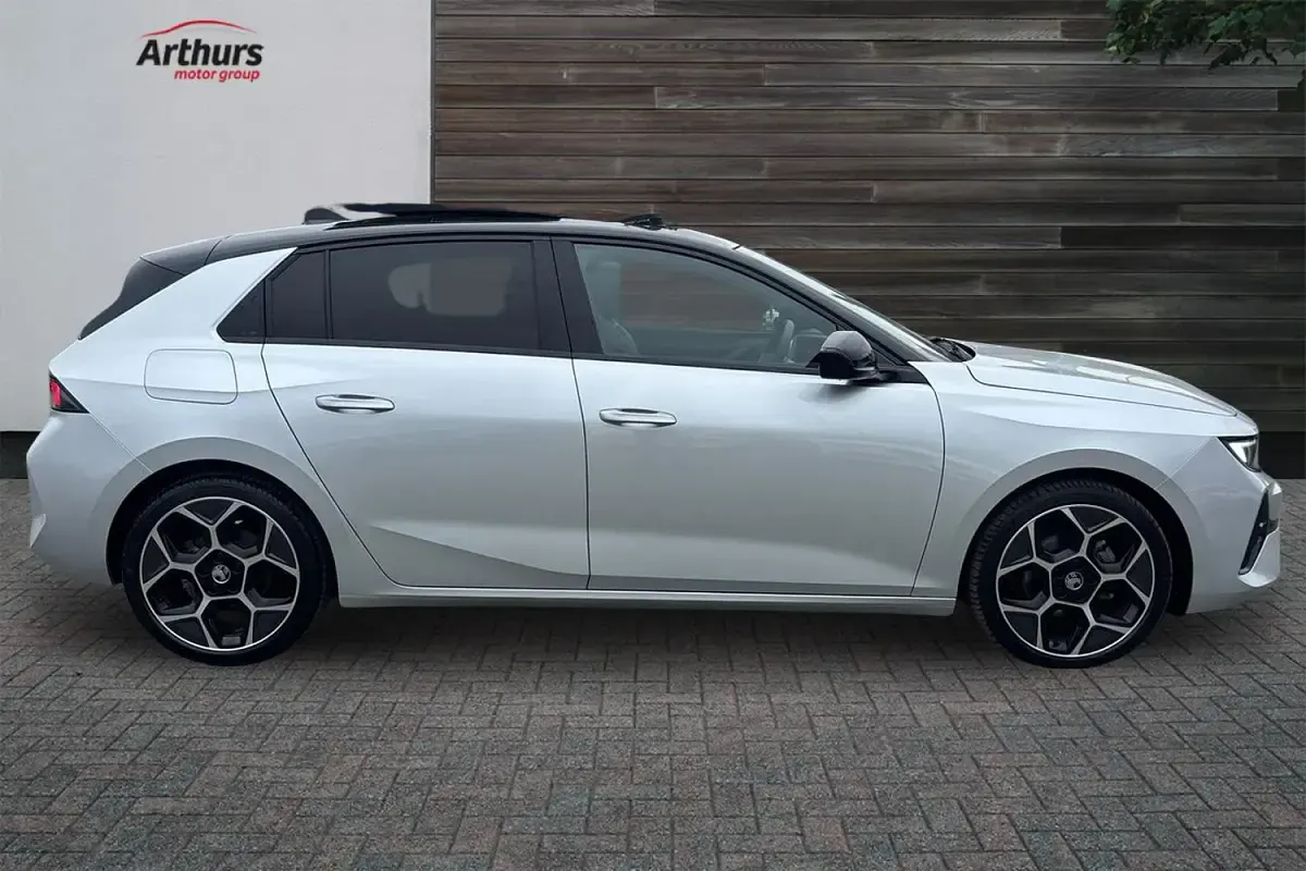 Used Vauxhall Astra Ultimate 130 HP (95 kW) 2025 Grey Hatchback