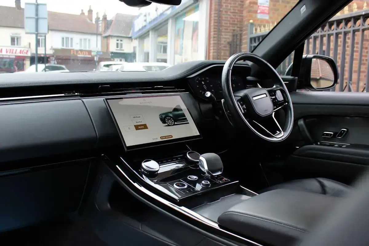 Used Land Rover Range Rover Sport SE Dynamic 295 HP (216 kW) 2023 Black SUV