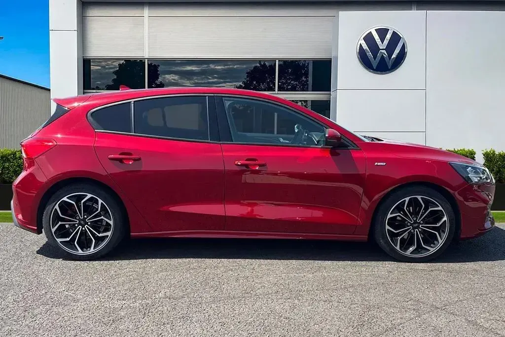Used Ford Focus ST-Line X 2020 Red Hatchback