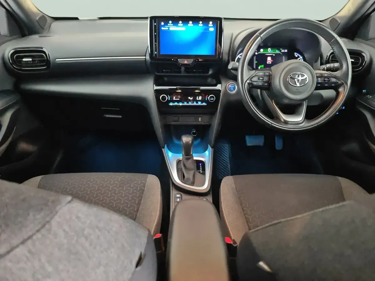 Used Toyota Yaris Cross Design 116 HP (85 kW) 2022 Grey SUV