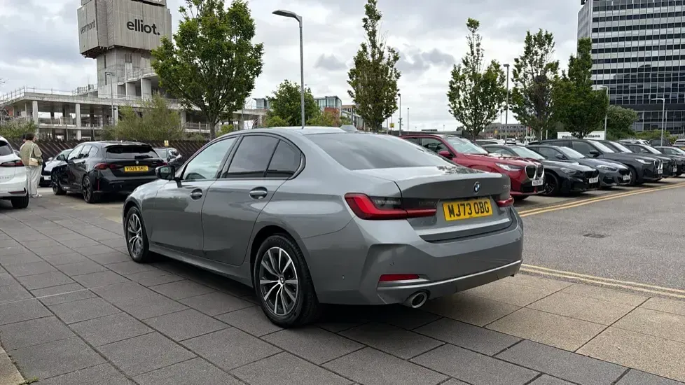 Used BMW 320 Sport Line 181 HP (133 kW) 2023 Grey