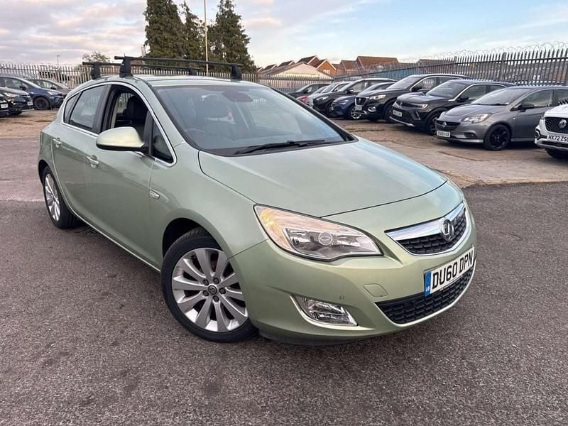 Green Used 2010 Vauxhall Astra Elite Hatchback | £2,995 (Fair price) - Image 1/4