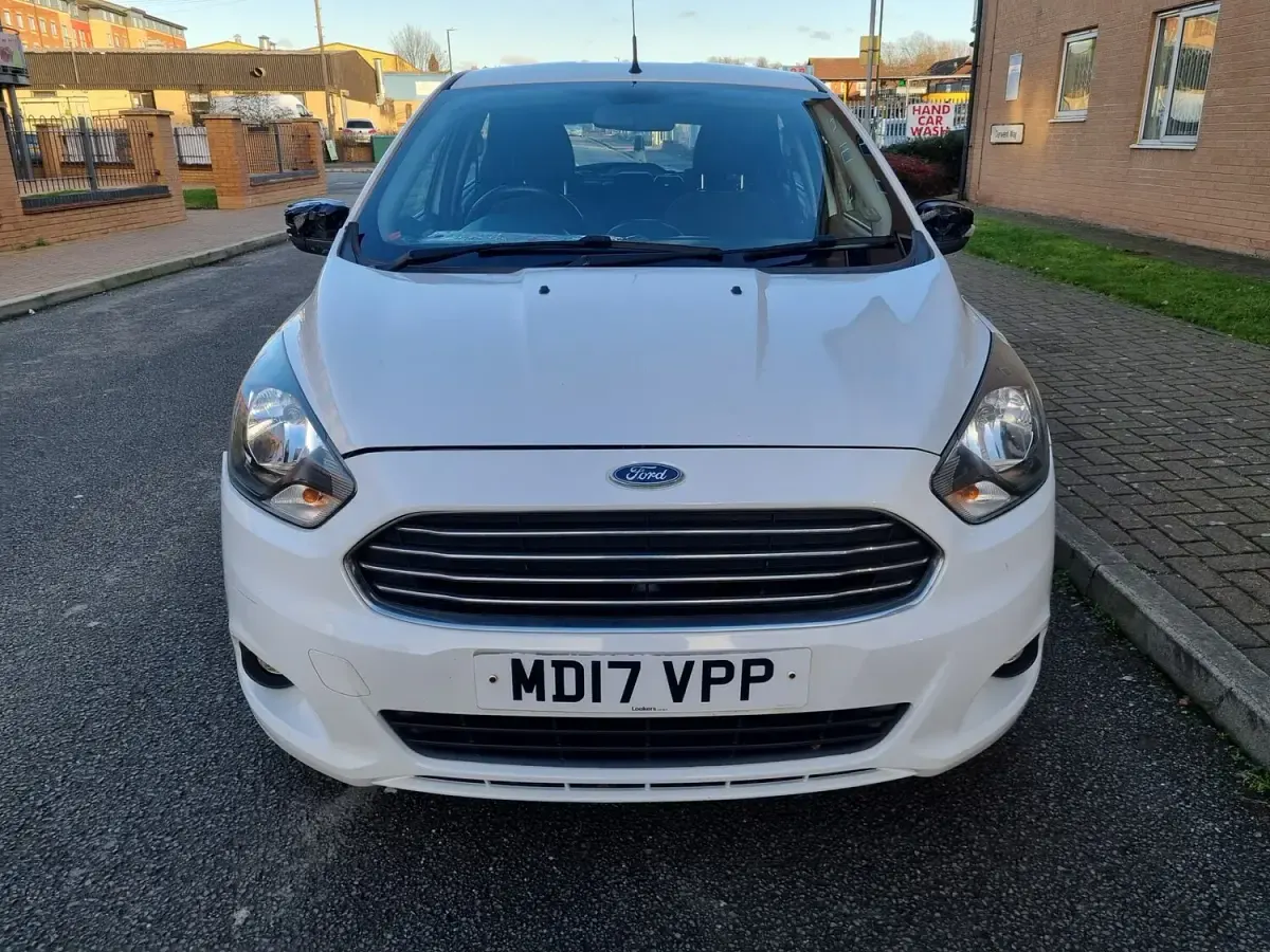Used Ford Ka Plus Zetec 85 HP (62 kW) 2017 White Hatchback