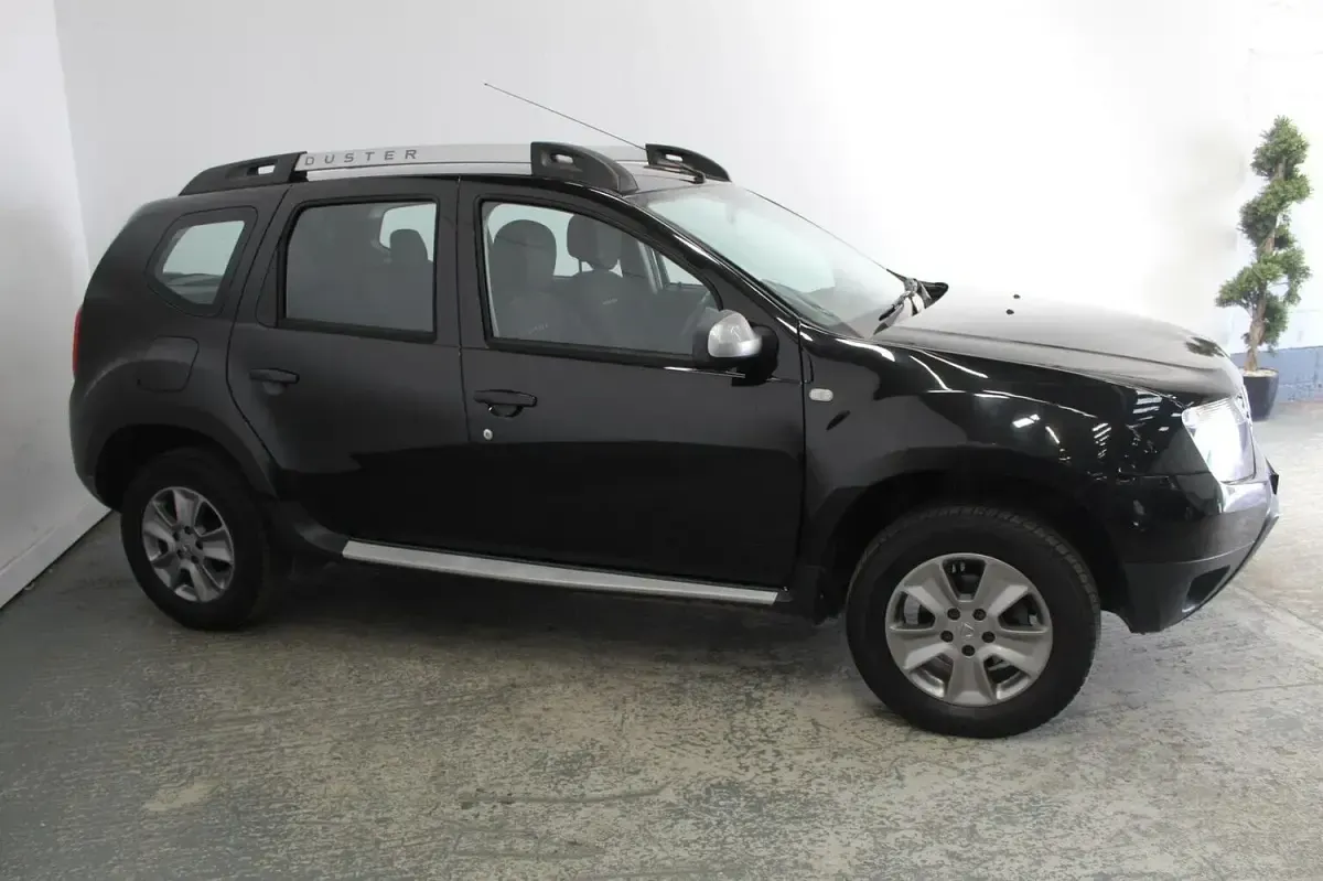 Used Dacia Duster Lauréate 110 HP (80 kW) 2016 Black SUV