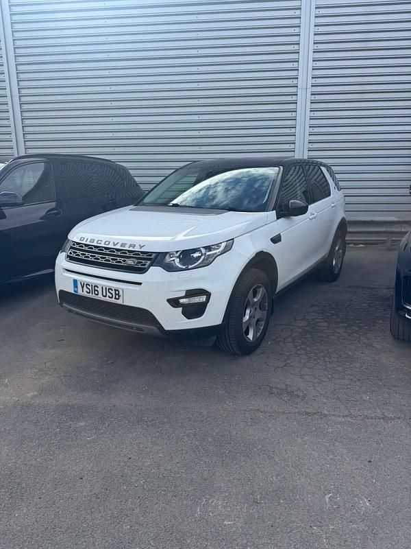 White Used 2016 Land Rover Discovery Sport SE SUV | £9,495 (Good price) - Image 1/1