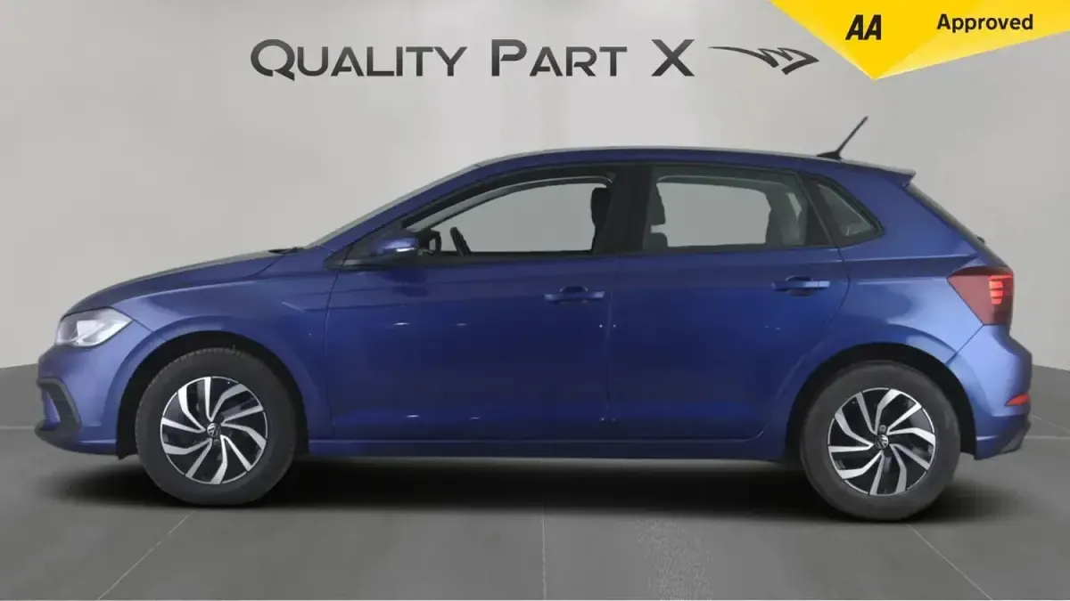 Used VW Polo Life 95 HP (69 kW) 2023 Blue Hatchback