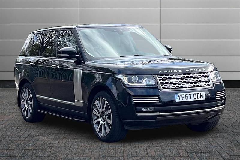 Used Land Rover Range Rover Vogue SE 258 HP (189 kW) 2017 Farallon black SUV