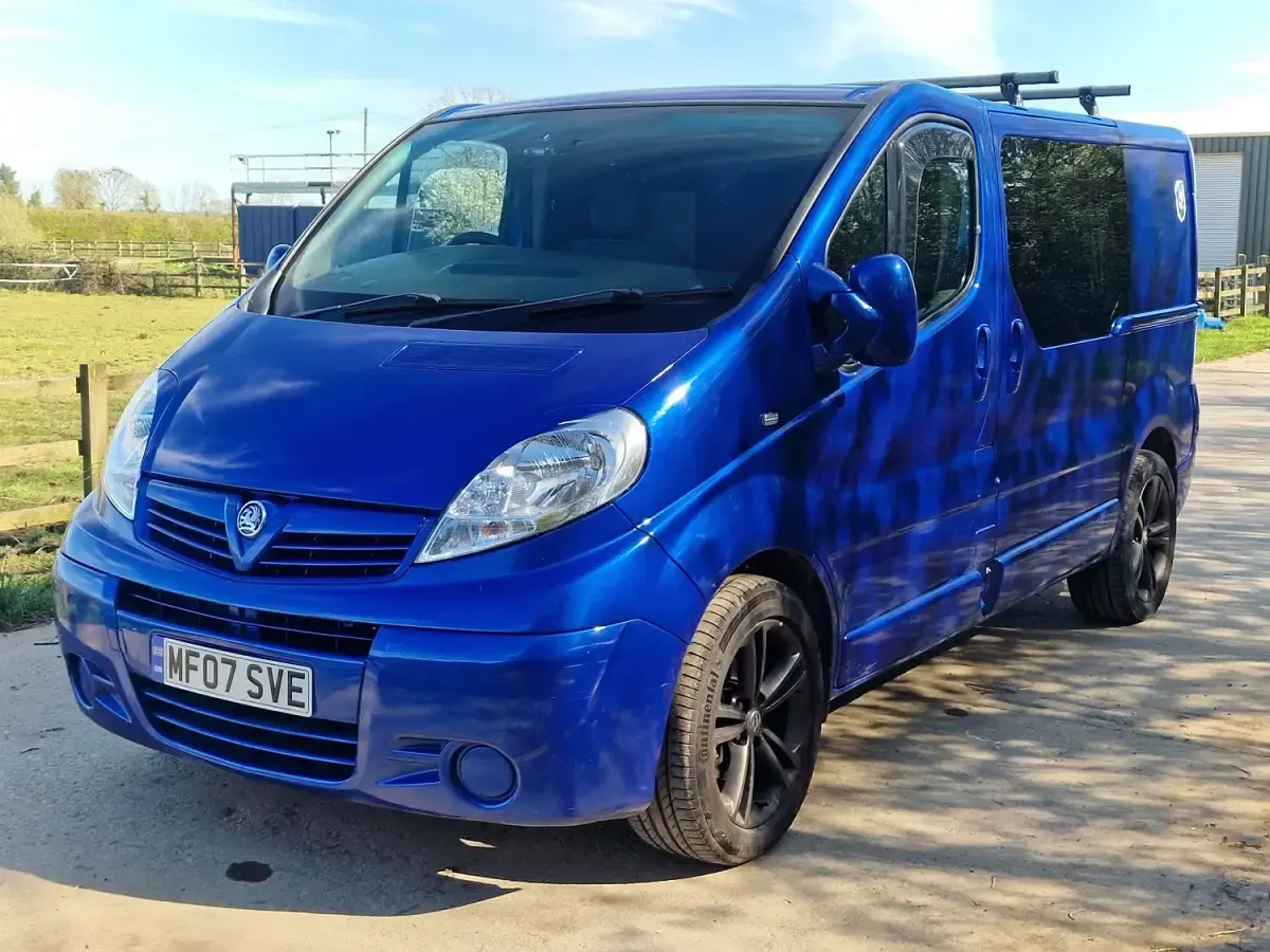Usado Vauxhall Vivaro 90 HP (66 kW) 2007 Azul Monovolume