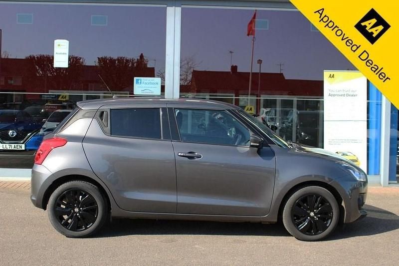 Begagnad Suzuki Swift SZ5 111 HK (81 kW) 2019 Grå Halvkombi