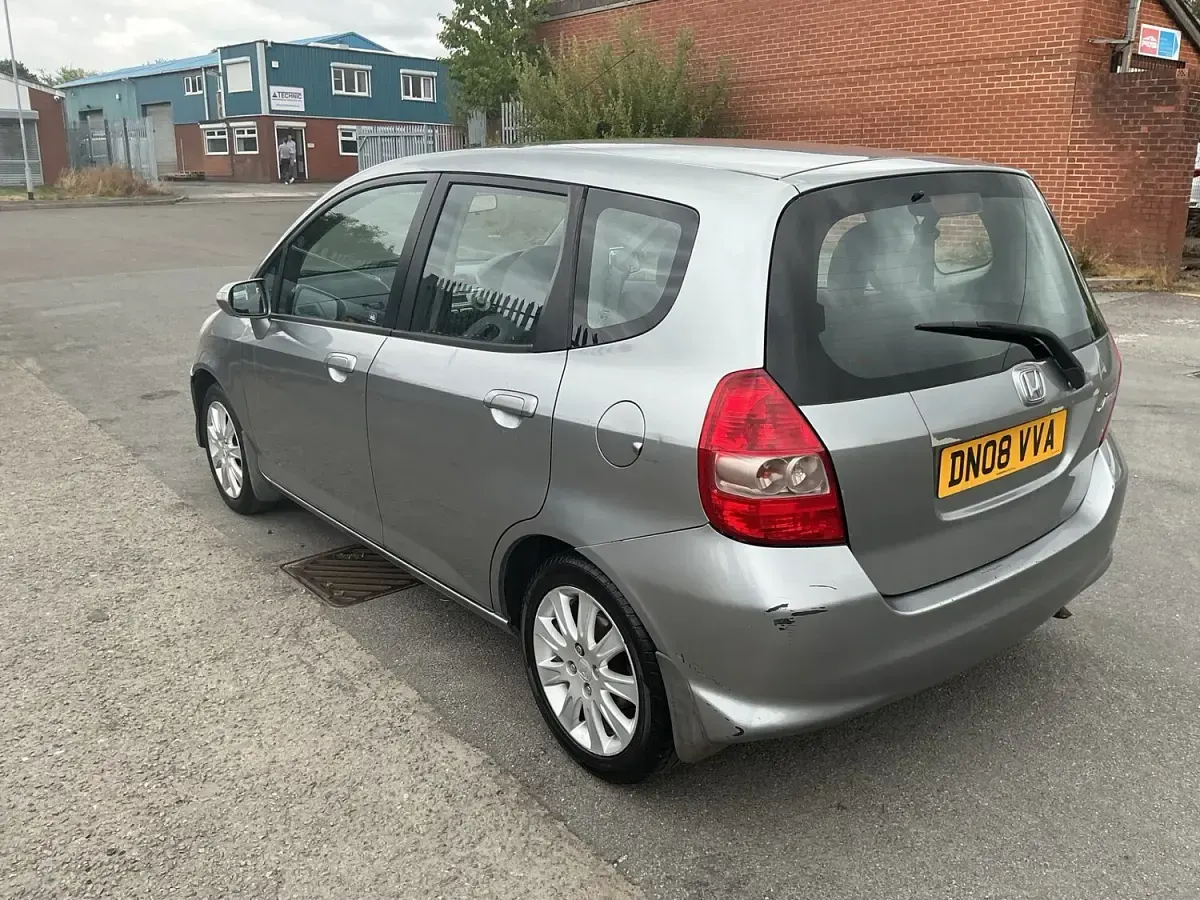 Used Honda Jazz SE 81 HP (59 kW) 2008 Silver Hatchback