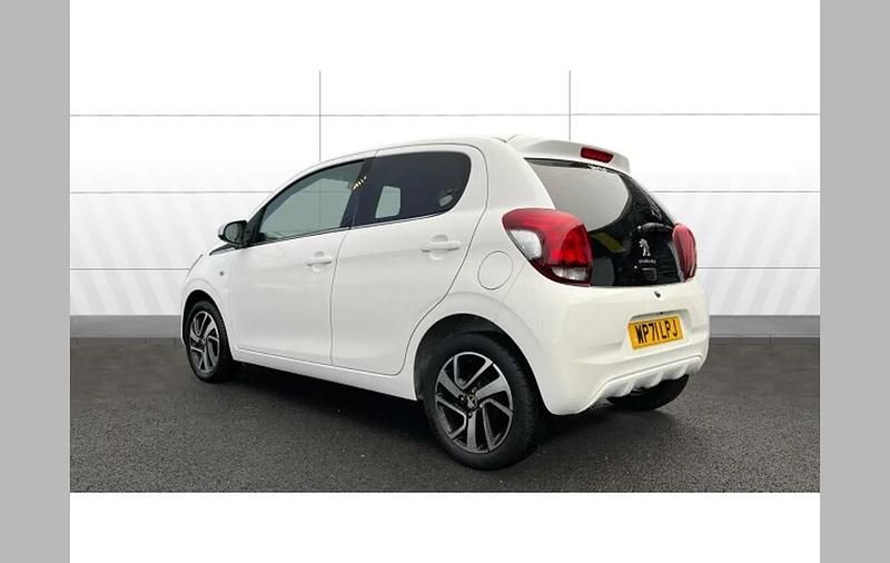 Used Peugeot 108 Collection 72 HP (52 kW) 2022 White Hatchback