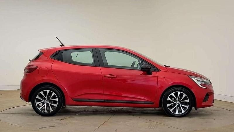 Used Renault Clio V Evolution 90 HP (66 kW) 2022 Red  Hatchback