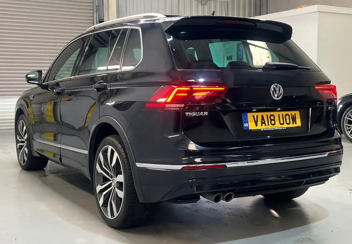Second-hand VW Tiguan R-line 150 CP (110 kW) 2018 Negru SUV