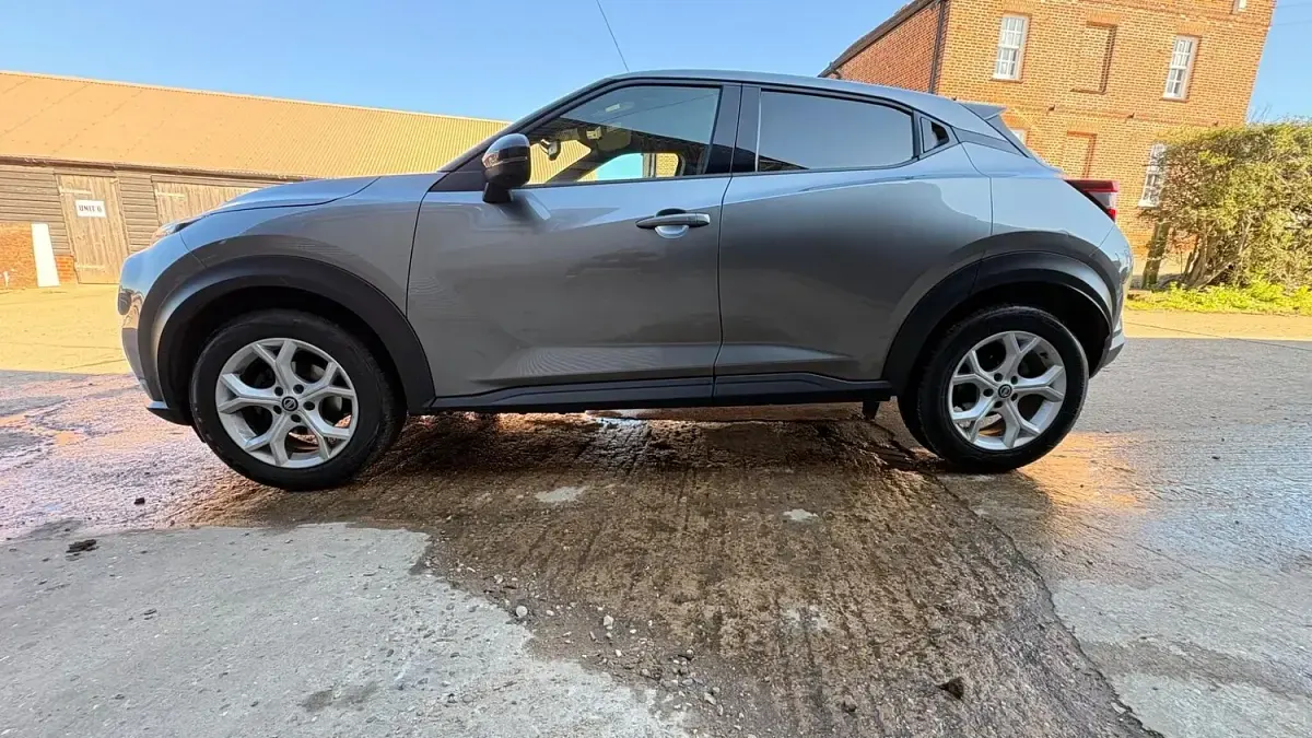Used Nissan Juke N-Connecta 117 HP (86 kW) 2019 Grey SUV