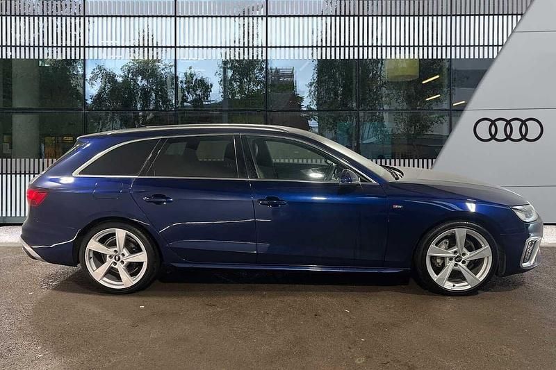 Used Audi A4 S-Line 204 HP (150 kW) 2023 Blue Estate