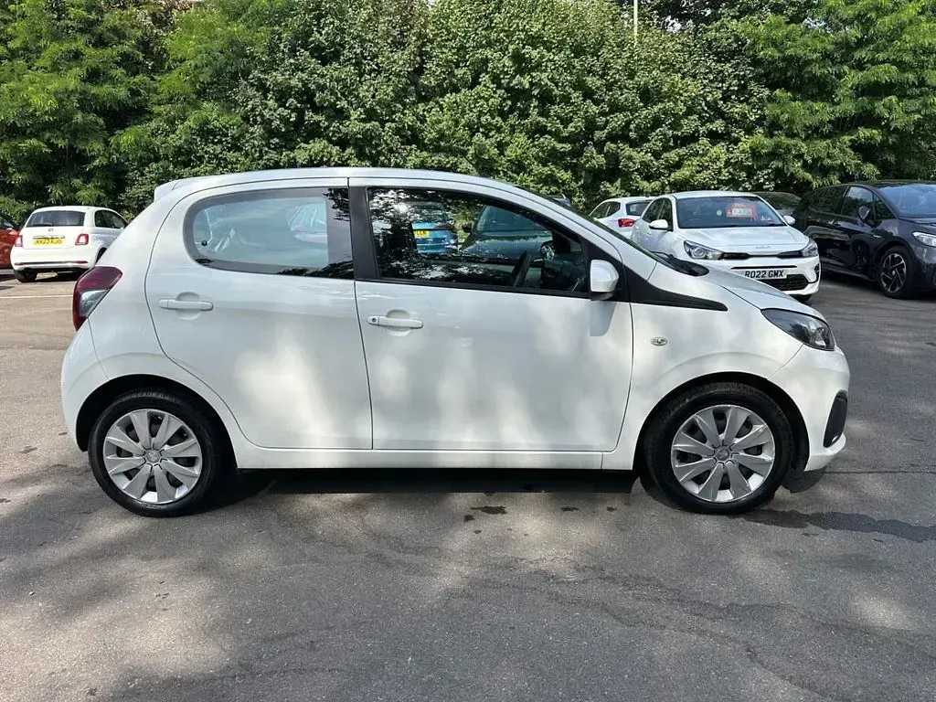 Used Peugeot 108 Active 68 HP (50 kW) 2015 White Hatchback