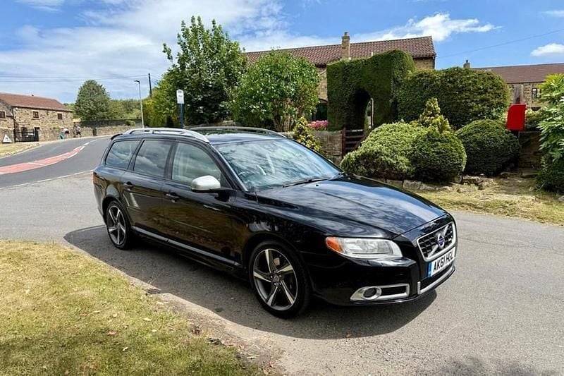 Used Volvo V70 R-Design 163 HP (119 kW) 2011 Black Estate
