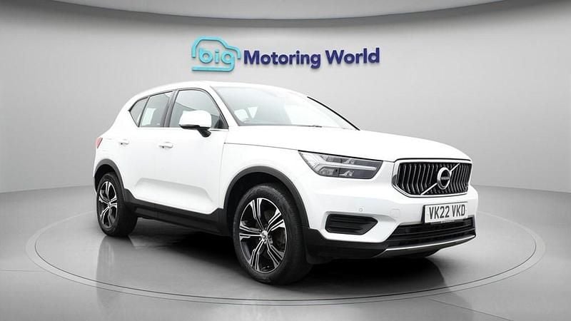 Used Volvo XC40 Inscription 211 HP (155 kW) 2022 White SUV