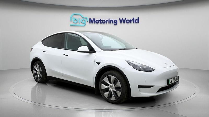 White Used 2022 Tesla Model Y Long Range AWD SUV | £22,100 (Fair price) - Image 1/4