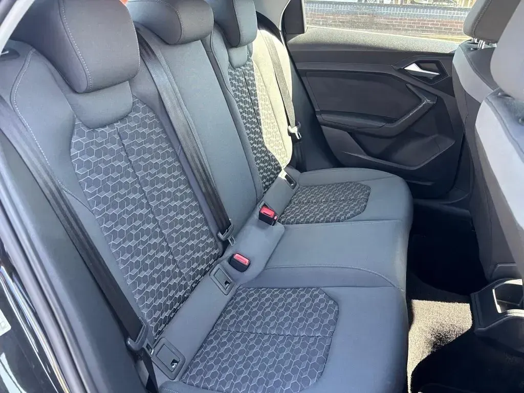 Used Audi A1 Sportback Sport 95 HP (69 kW) 2019 Black Hatchback