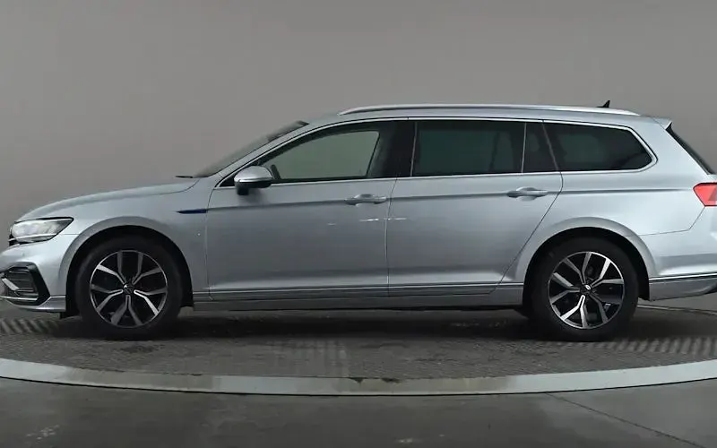 Used VW Passat GTE 218 HP (160 kW) 2023 Silver Estate