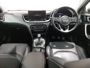 Used Kia XCeed 158 HP (116 kW) 2022 Yellow SUV