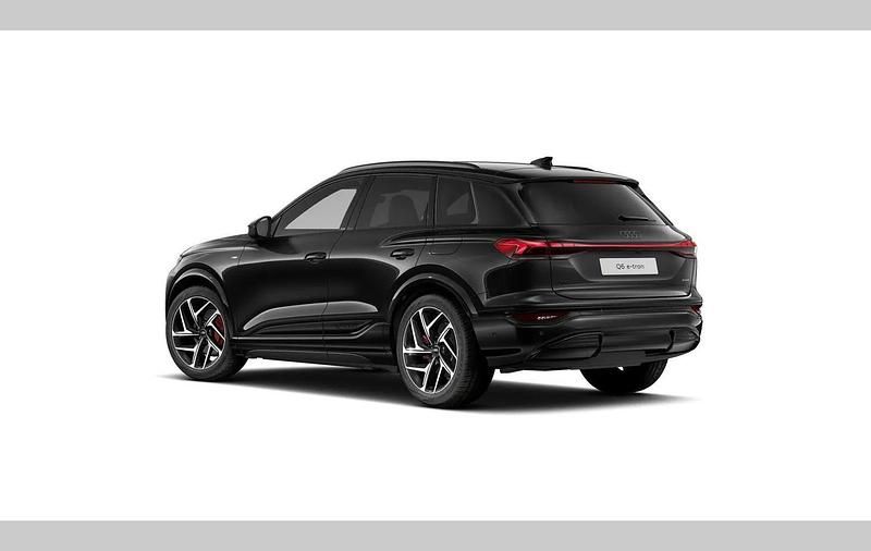 Begagnad Audi Q6 e-tron Advanced 280 kW (382 HK) 2025 Svart SUV