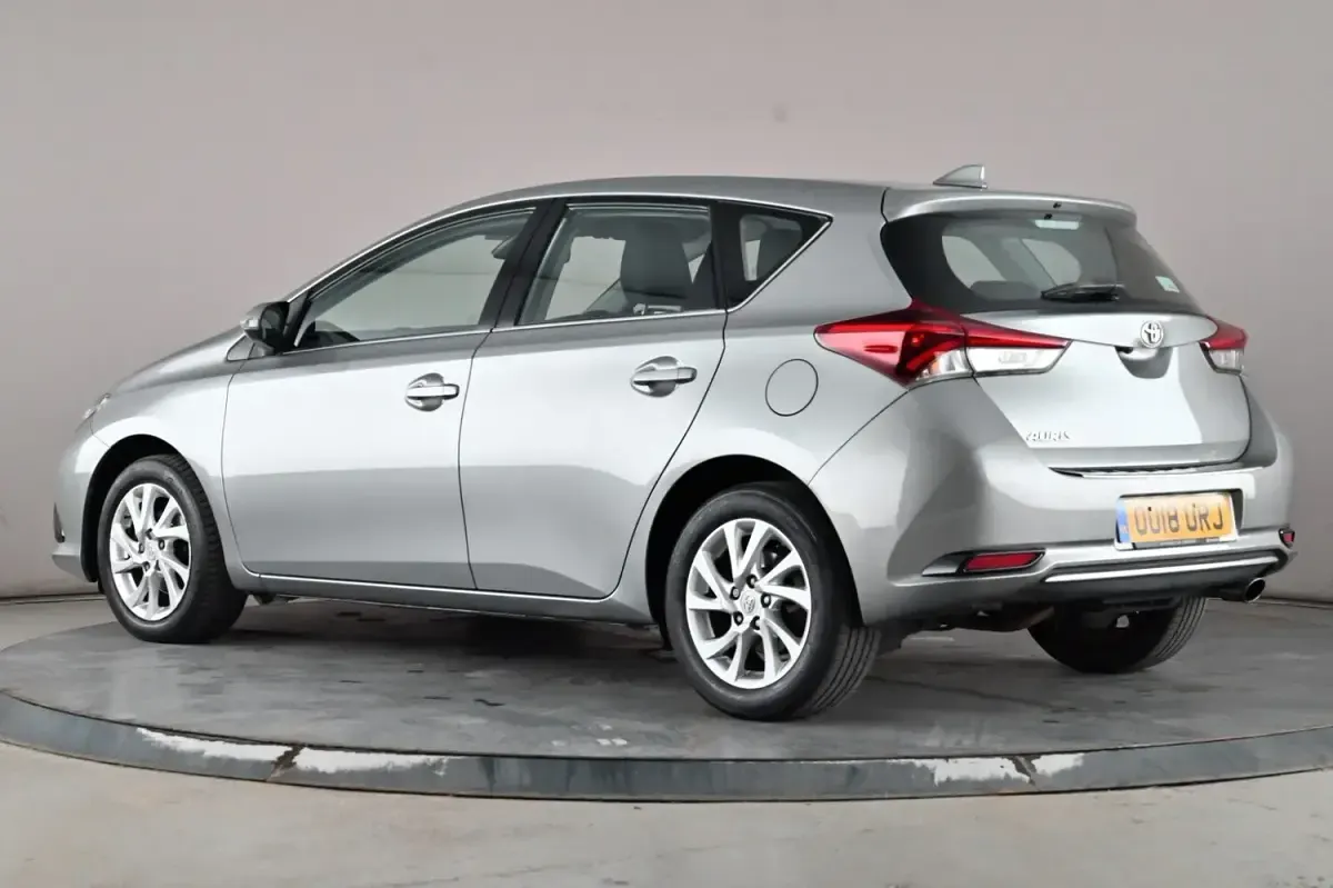 Used Toyota Auris 116 HP (85 kW) 2018 Grey Hatchback