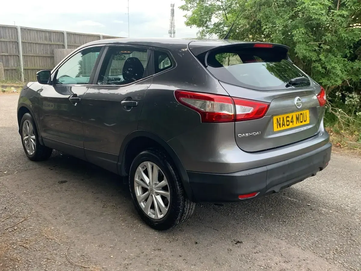 Używany Nissan Qashqai Acenta 115 KM (84 kW) 2014 Szary SUV