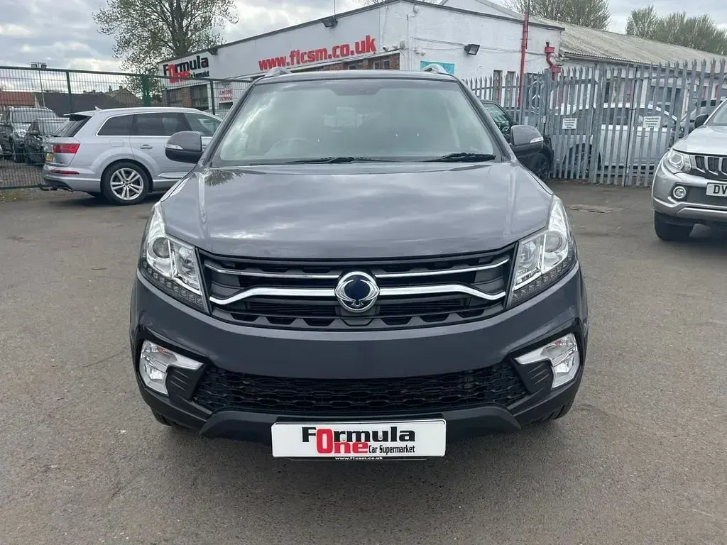 Used SsangYong Korando 178 HP (130 kW) 2018 Grey Estate