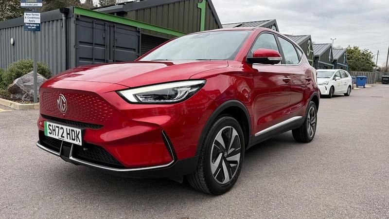 Usado MG ZS SE 130 kW (177 HP) 2022 Vermelho SUV