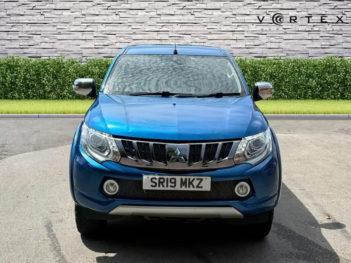 Used Mitsubishi L200 181 HP (133 kW) 2019 Blue Pickup