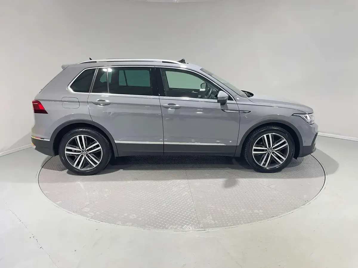 Used VW Tiguan Elegance 150 HP (110 kW) 2021 Grey SUV