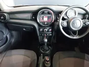Used Mini ONE Comfort 102 HP (75 kW) 2020 White Hatchback