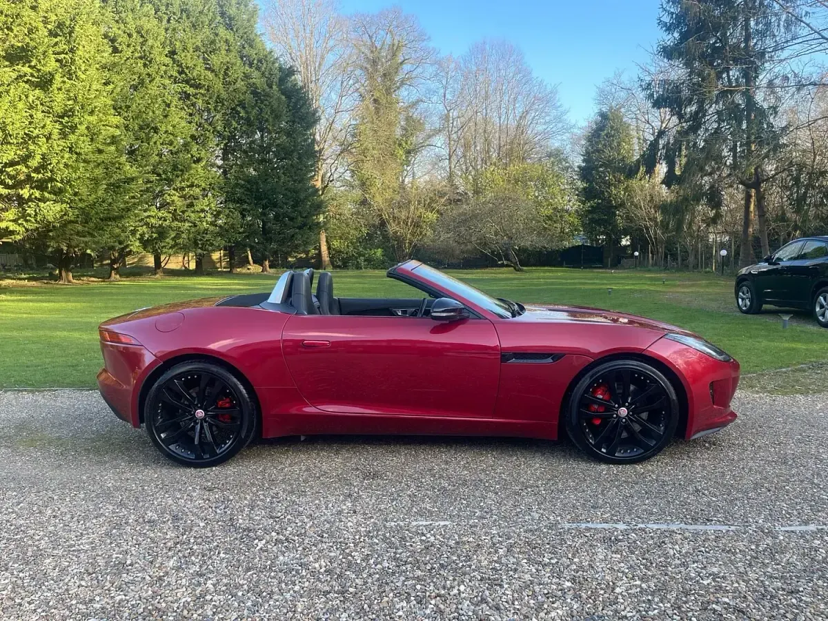 Używany Jaguar F-Type Supercharged 380 KM (279 kW) 2015 Czerwony Kabriolet
