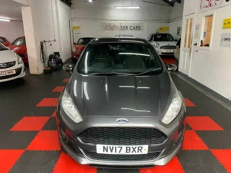 Used Ford Fiesta ST-Line 140 HP (102 kW) 2017 Grey Hatchback