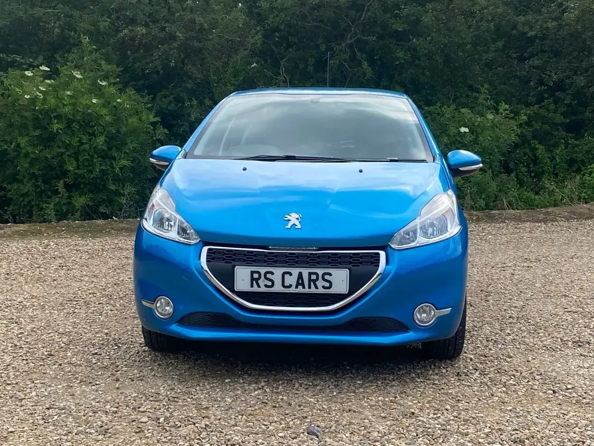 Used Peugeot 208 Active 82 HP (60 kW) 2013 Blue Hatchback