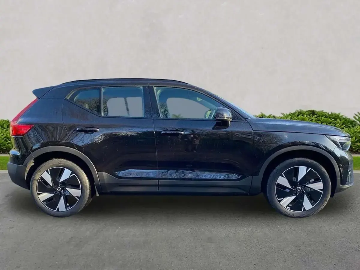 Nuevo Volvo EX40 Plus 185 kW (252 CV) 2025 Negro SUV