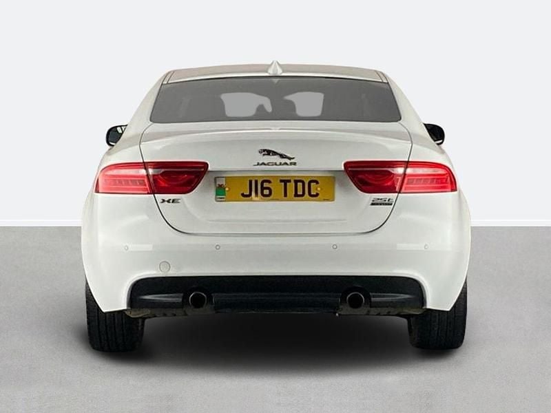 Used Jaguar XE R-Sport 250 HP (183 kW) 2017 White Sedan
